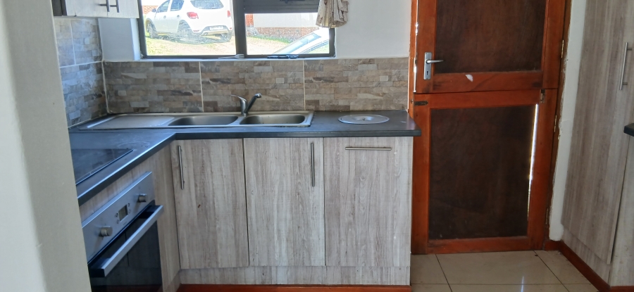 To Let 3 Bedroom Property for Rent in Cove Rock Eastern Cape